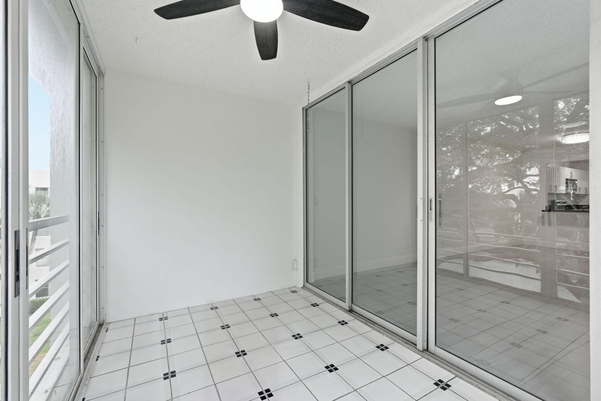 9325 Lagoon Place, Unit 405, Davie, FL 33324 Photo
