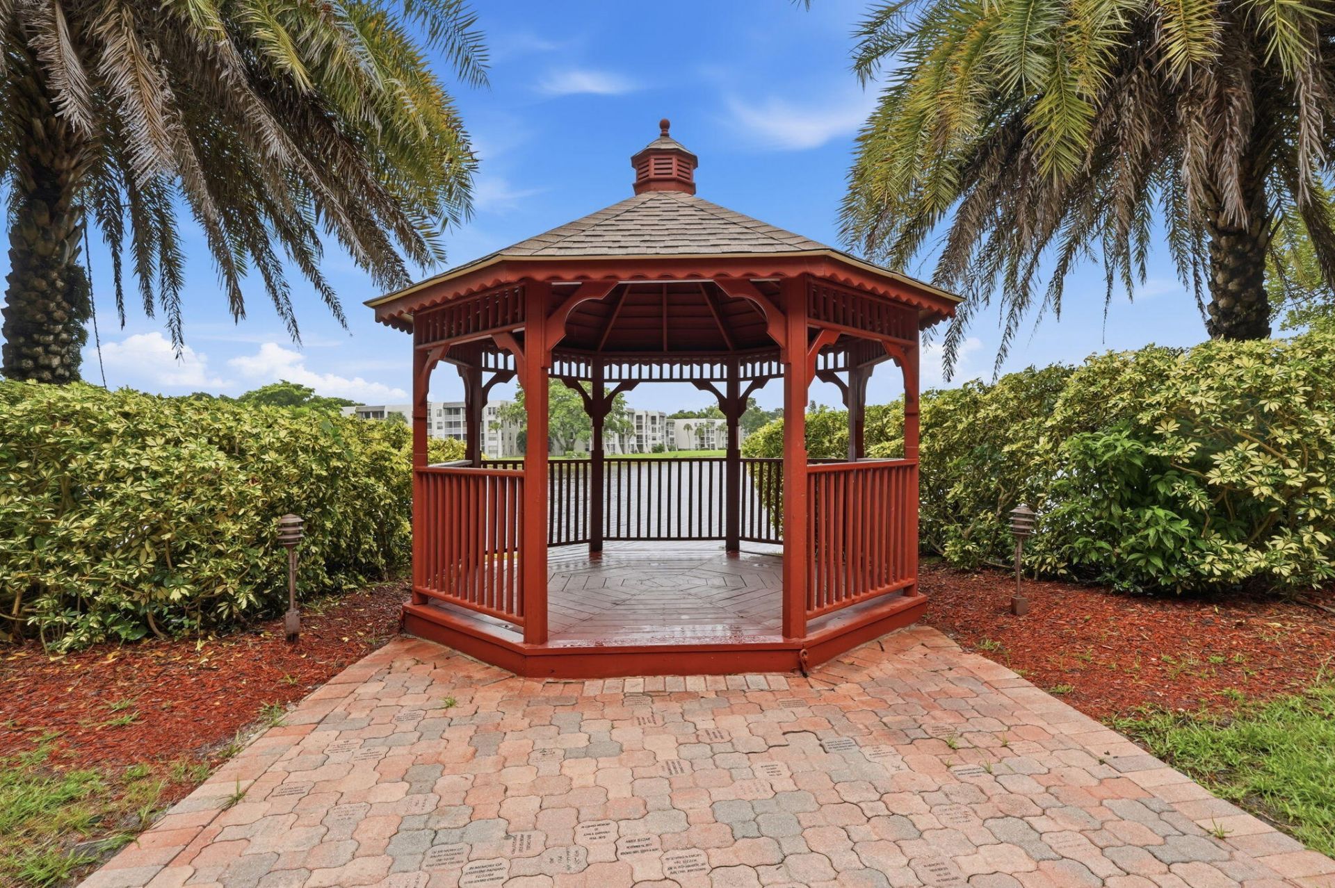 9325 Lagoon Place, Unit 405, Davie, FL 33324 Photo