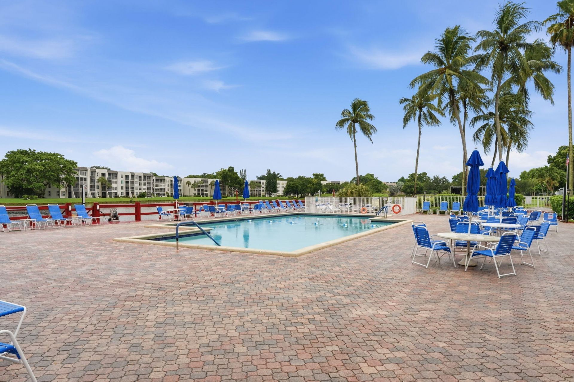 9325 Lagoon Place, Unit 405, Davie, FL 33324 Photo