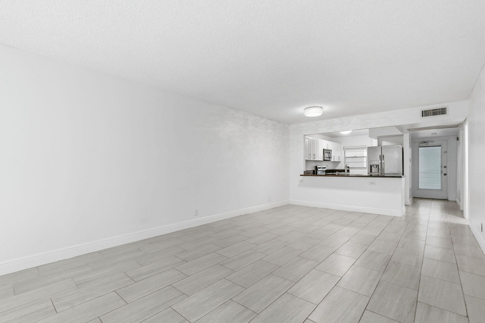 9325 Lagoon Place, Unit 405, Davie, FL 33324 Photo