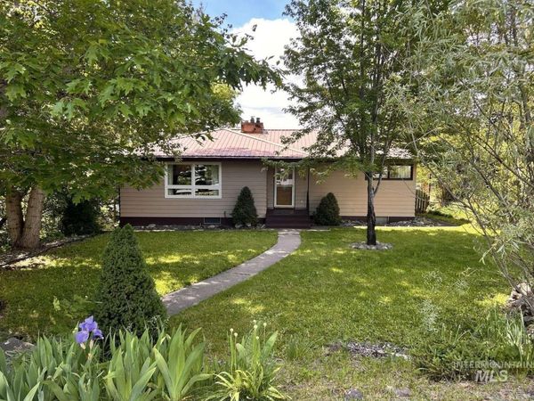 105 N Pine St, Troy, ID 83871