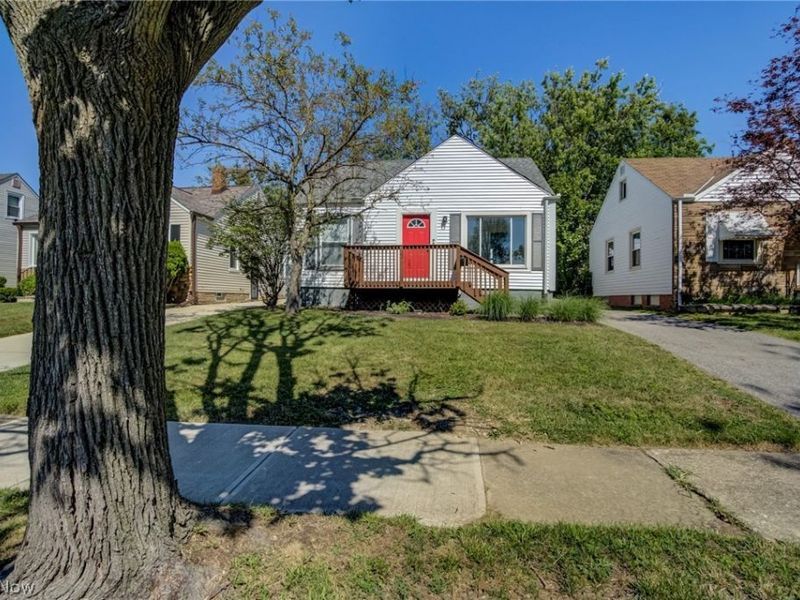 541 Helper Drive, Bedford, OH 44146 Photo 2