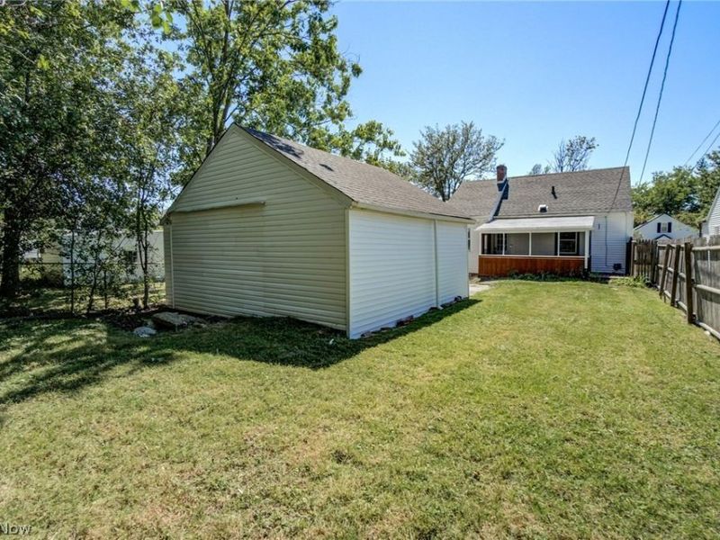 541 Helper Drive, Bedford, OH 44146 Photo 8