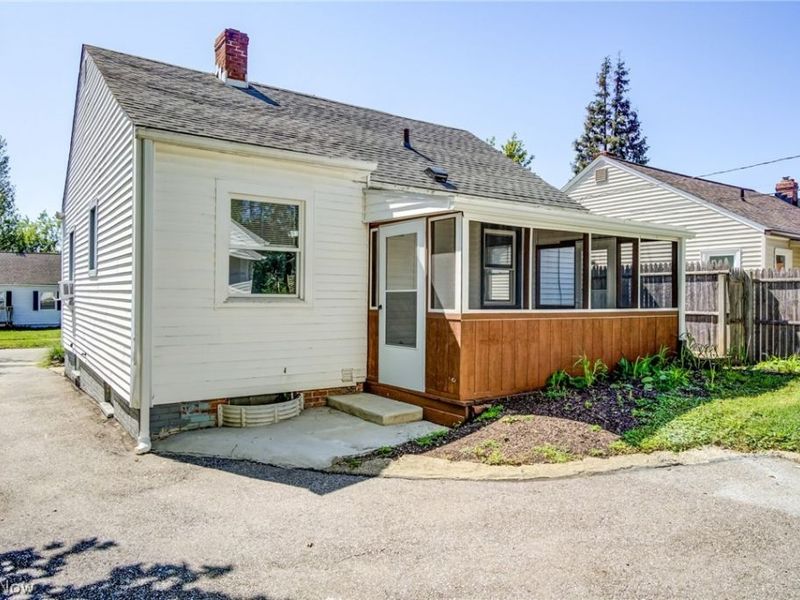 541 Helper Drive, Bedford, OH 44146 Photo 9