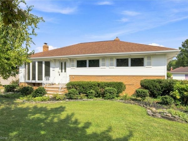 7227 Oakwood Road, Parma, OH 44130