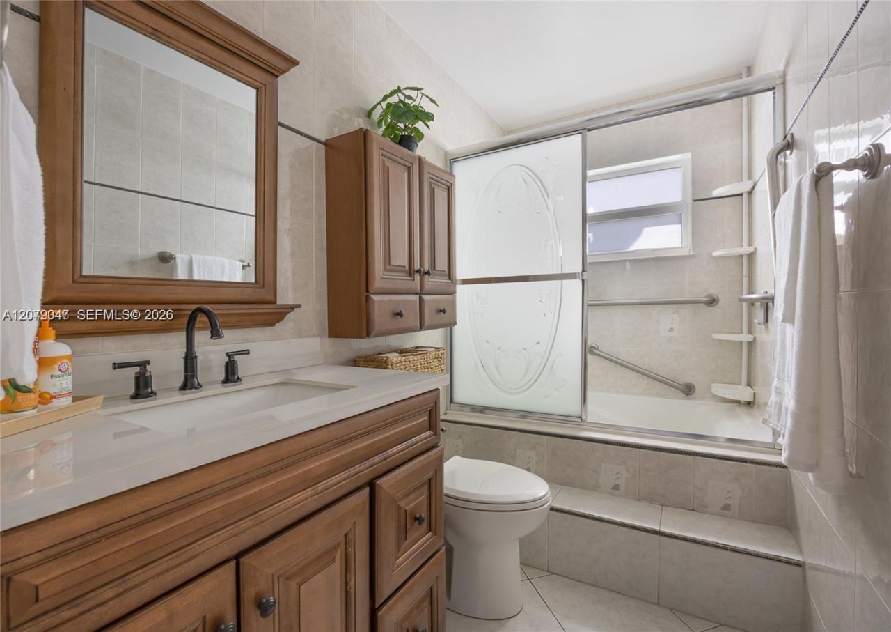 8350 NW 27th Pl, Sunrise, FL 33322 Photo