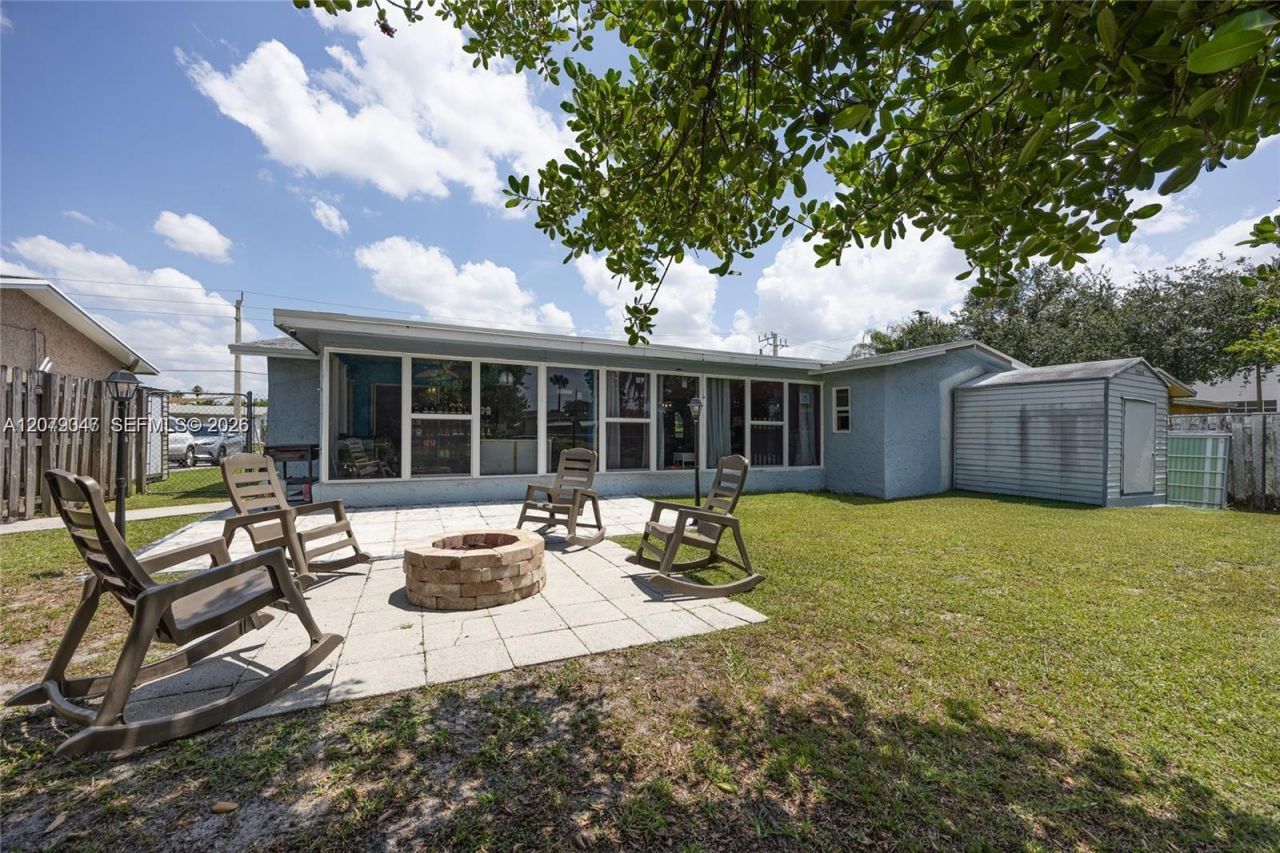 8350 NW 27th Pl, Sunrise, FL 33322 Photo
