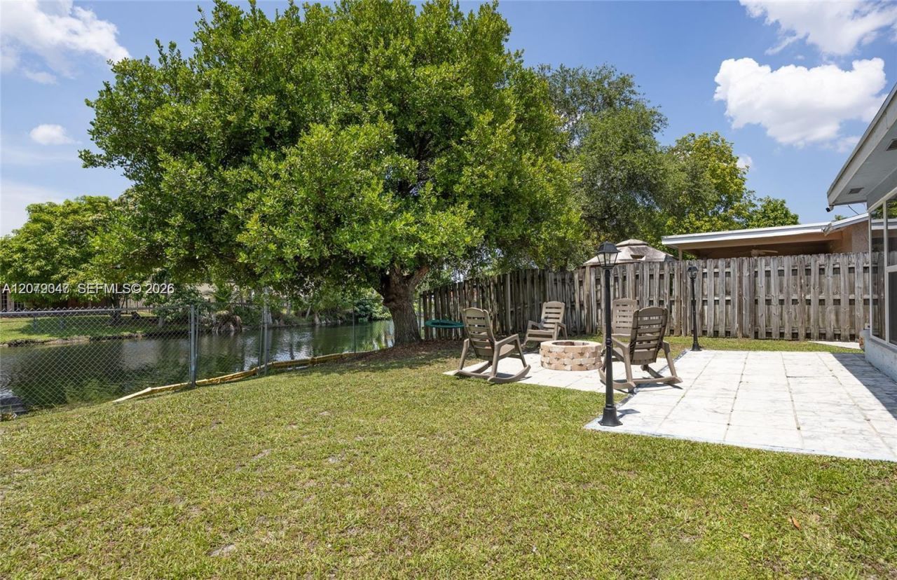 8350 NW 27th Pl, Sunrise, FL 33322 Photo