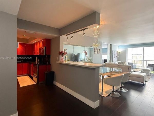 6039 Collins Ave , Unit 1505, Miami Beach, FL 33140