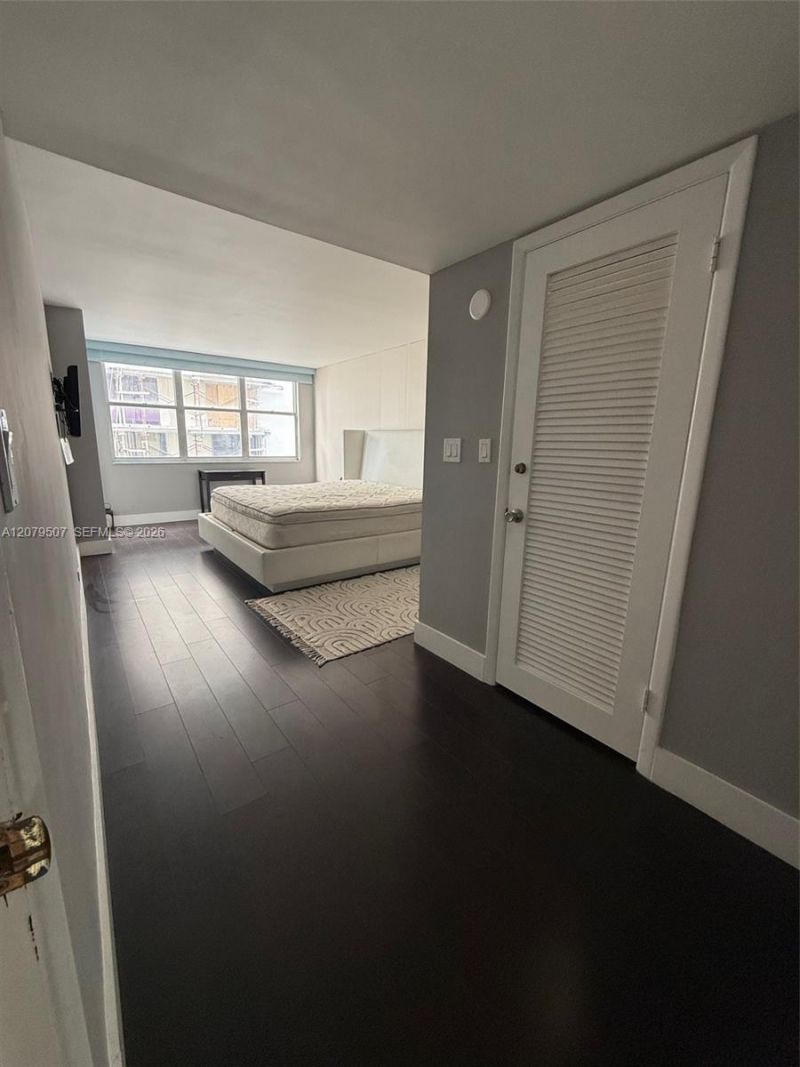 6039 Collins Ave, Unit 1505, Miami Beach, FL 33140 Photo