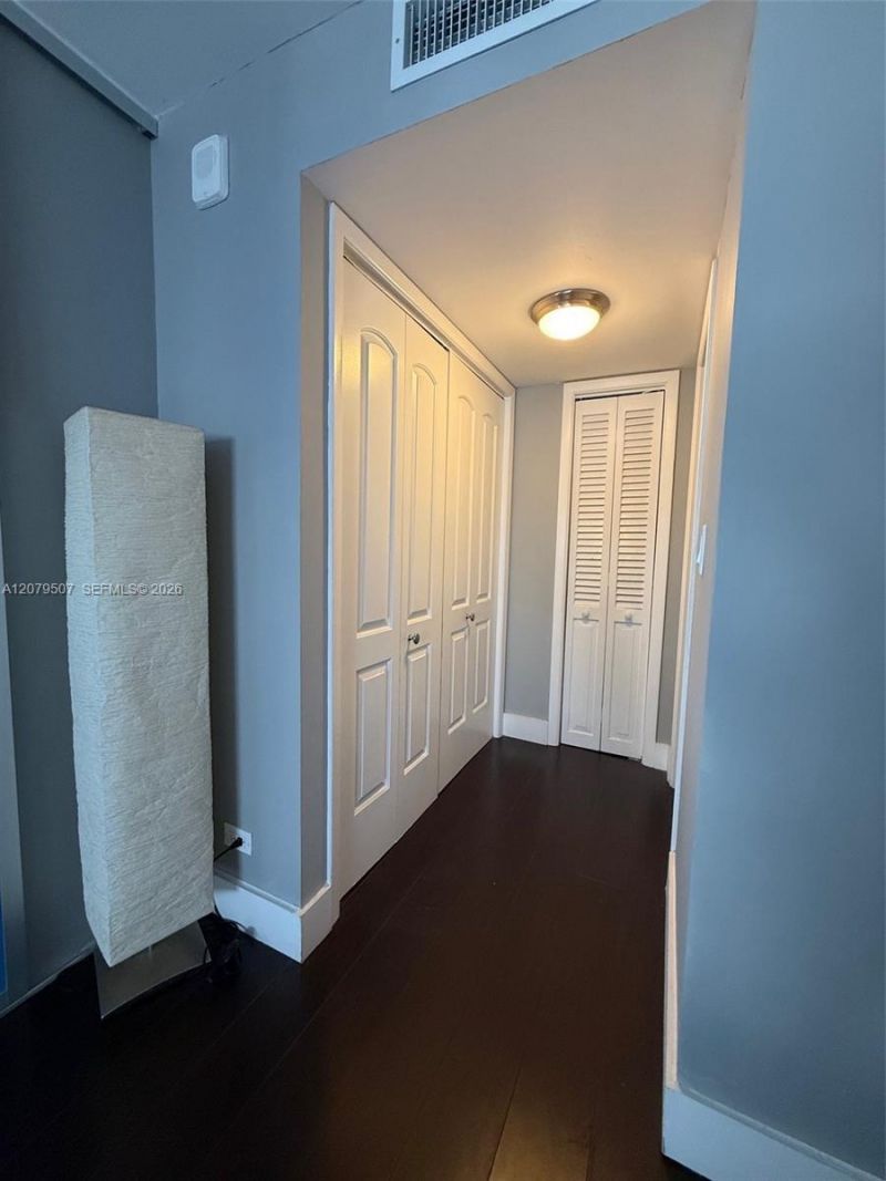 6039 Collins Ave, Unit 1505, Miami Beach, FL 33140 Photo