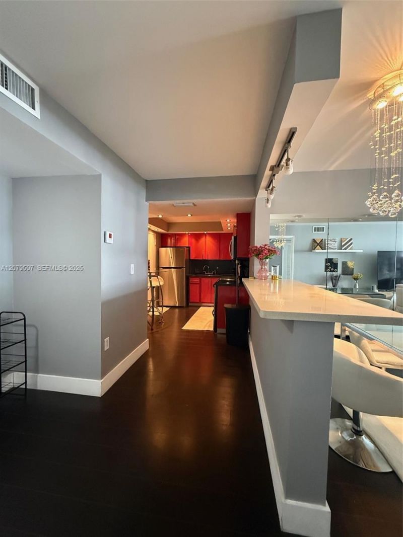 6039 Collins Ave, Unit 1505, Miami Beach, FL 33140 Photo