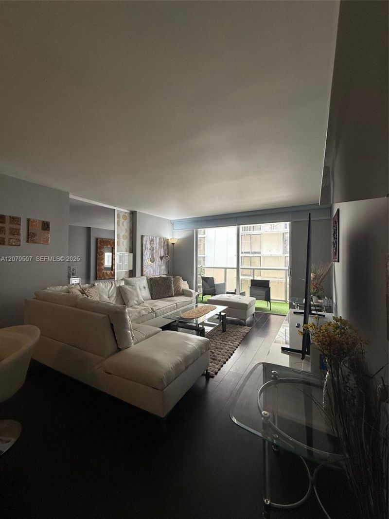 6039 Collins Ave, Unit 1505, Miami Beach, FL 33140 Photo
