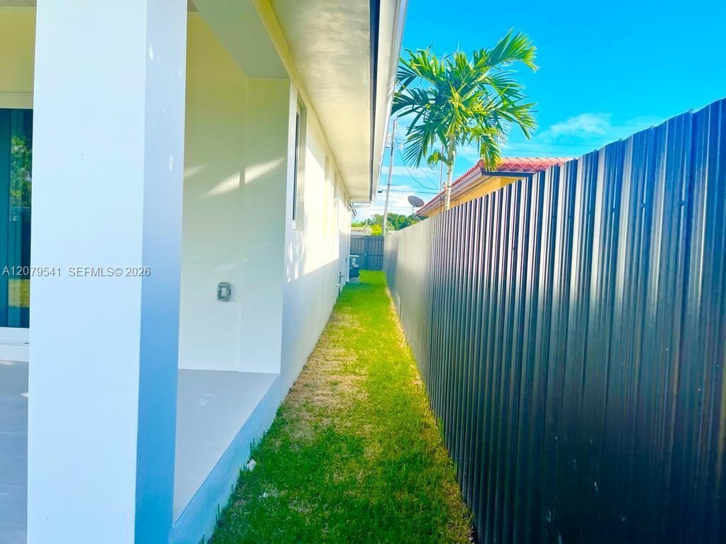 6331 SW 23rd St, Miami, FL 33155 Photo