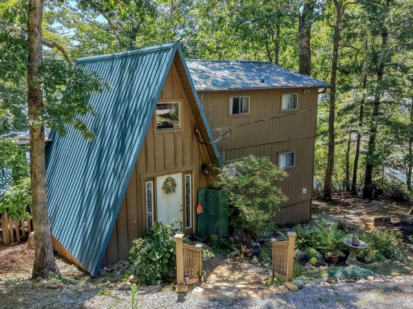 5723 Lakeshore Drive, Tallassee, TN 37878