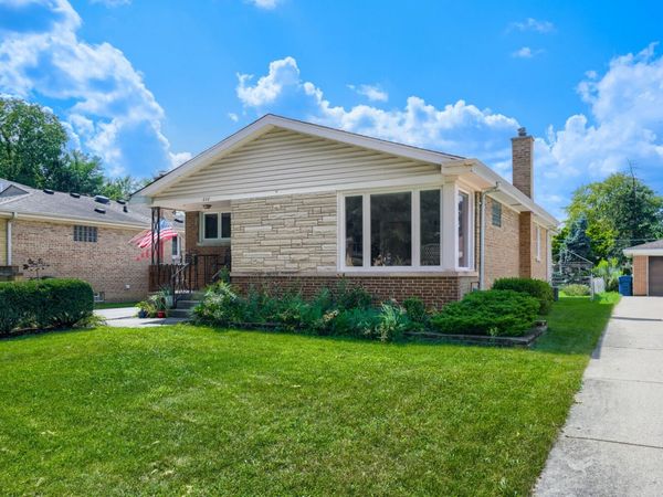 600 Willow Street, Itasca, IL 60143