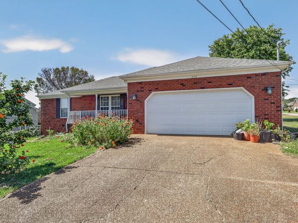 648 Woodburn Dr , Smyrna, TN 37167