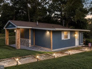 1412 OLD WINCHESTER PIKE , FRONT ROYAL, VA 22630