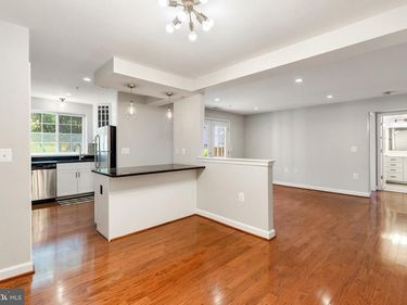 4139 S FOUR MILE RUN DRIVE, Unit 201, ARLINGTON, VA 22204