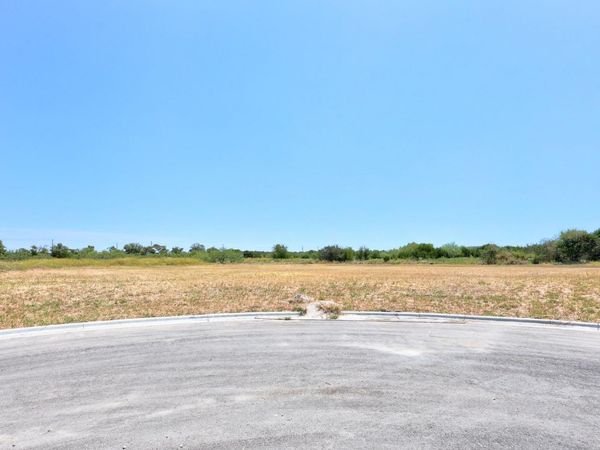 2062 Botts DR, Salado, TX 76571