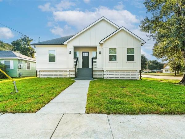 642 HUNTLEE Drive, New Orleans, LA 70131