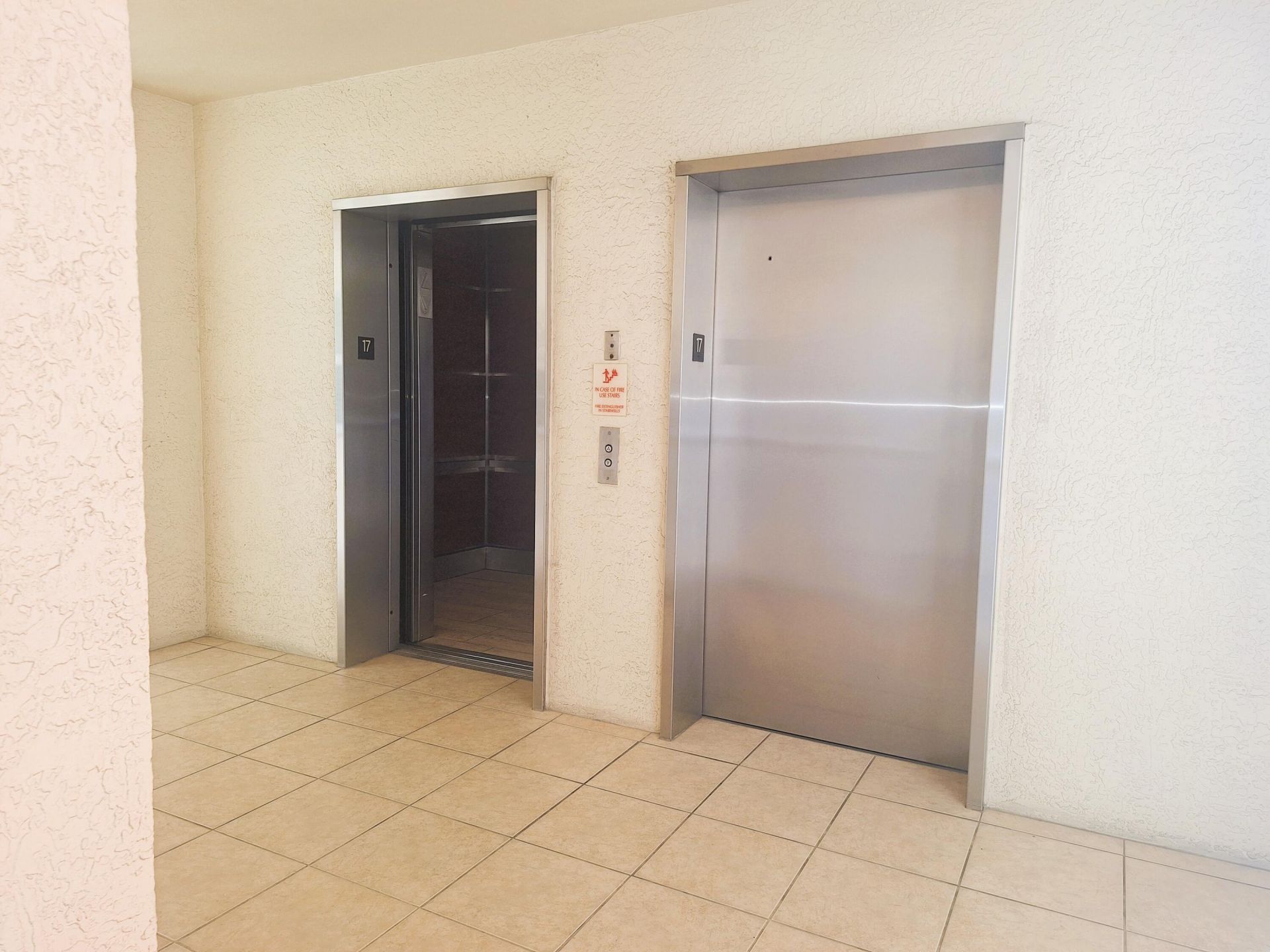2650 Lake Shore Drive, Unit 1705, Riviera Beach, FL 33404 Photo