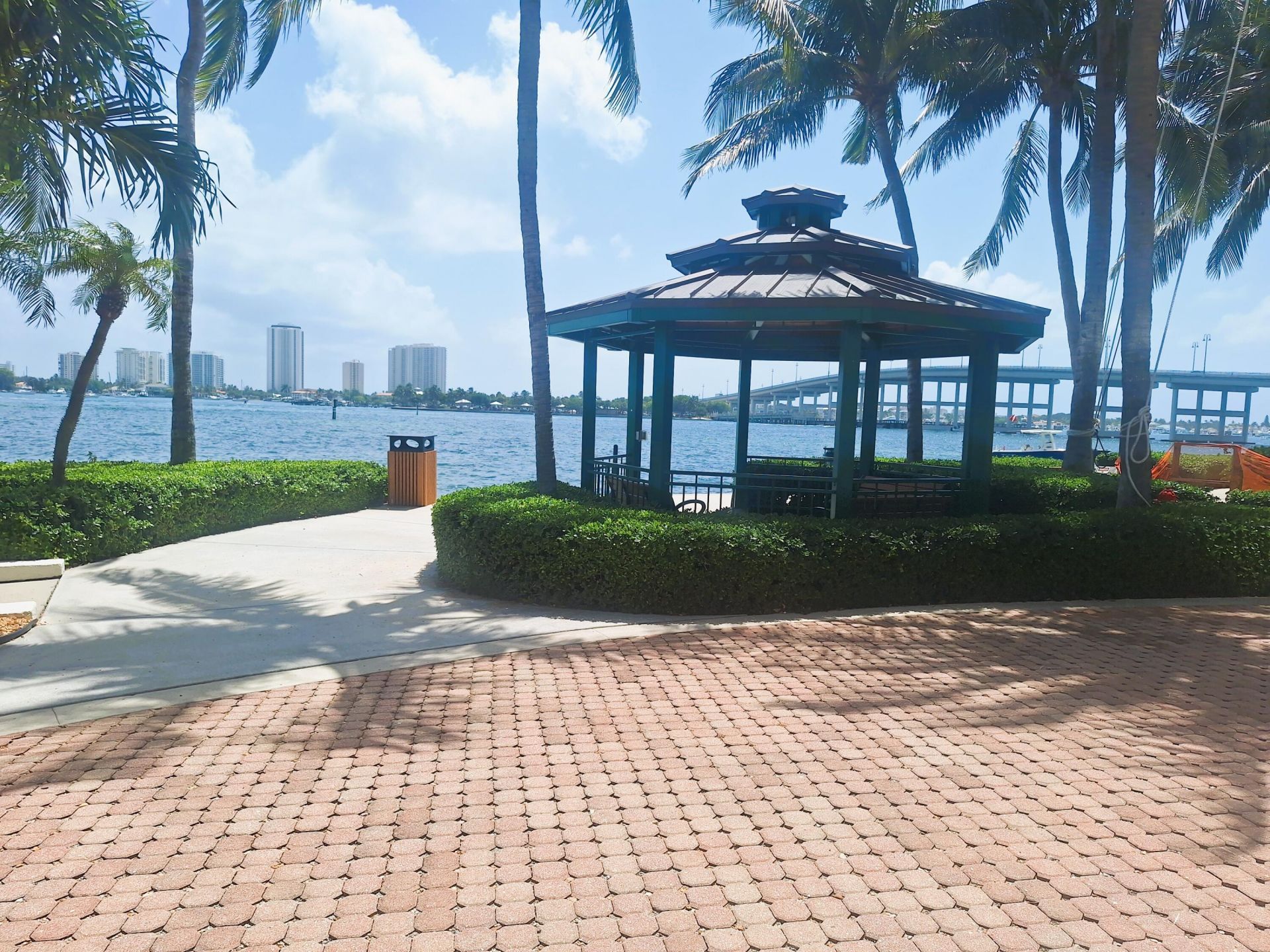 2650 Lake Shore Drive, Unit 1705, Riviera Beach, FL 33404 Photo