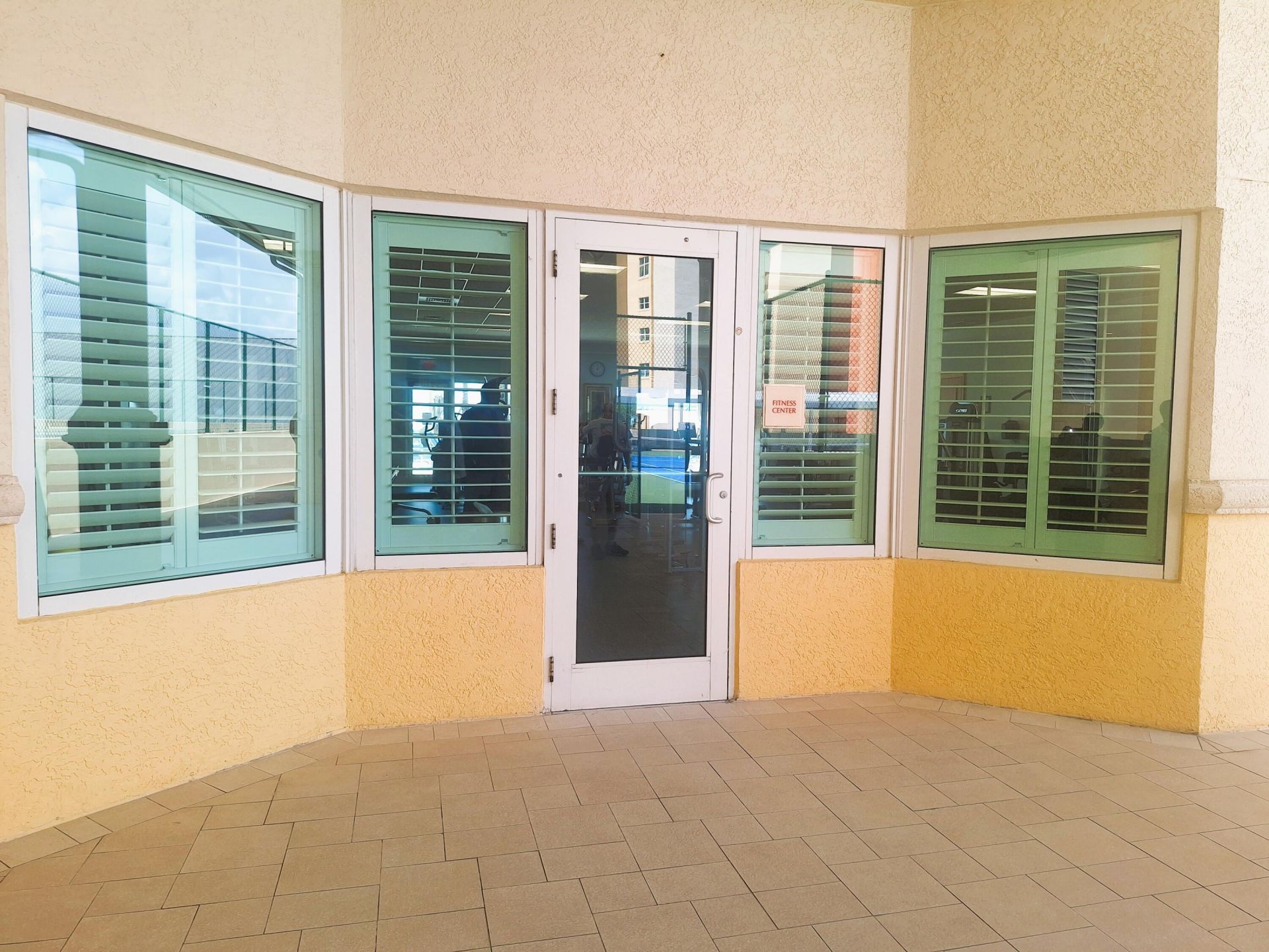 2650 Lake Shore Drive, Unit 1705, Riviera Beach, FL 33404 Photo