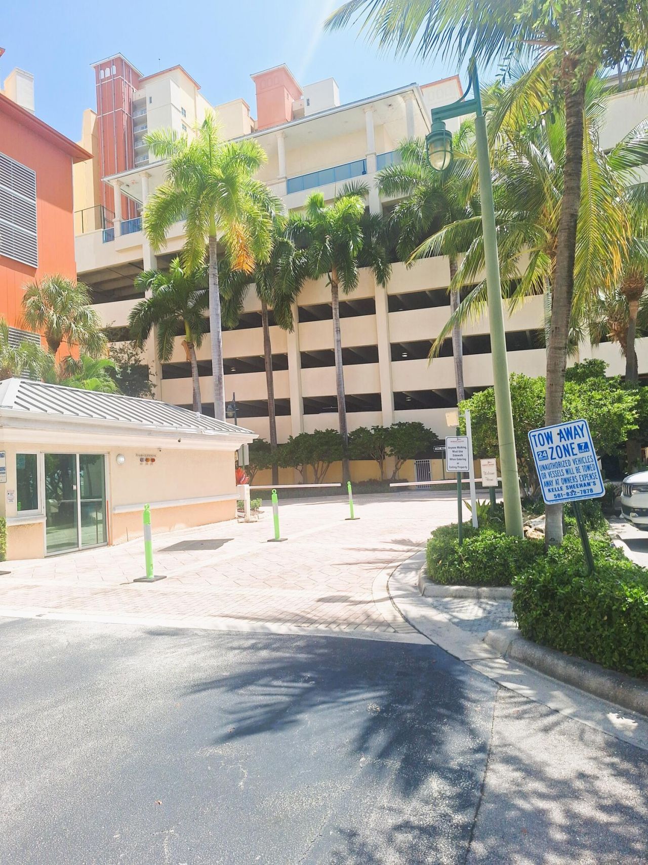 2650 Lake Shore Drive, Unit 1705, Riviera Beach, FL 33404 Photo