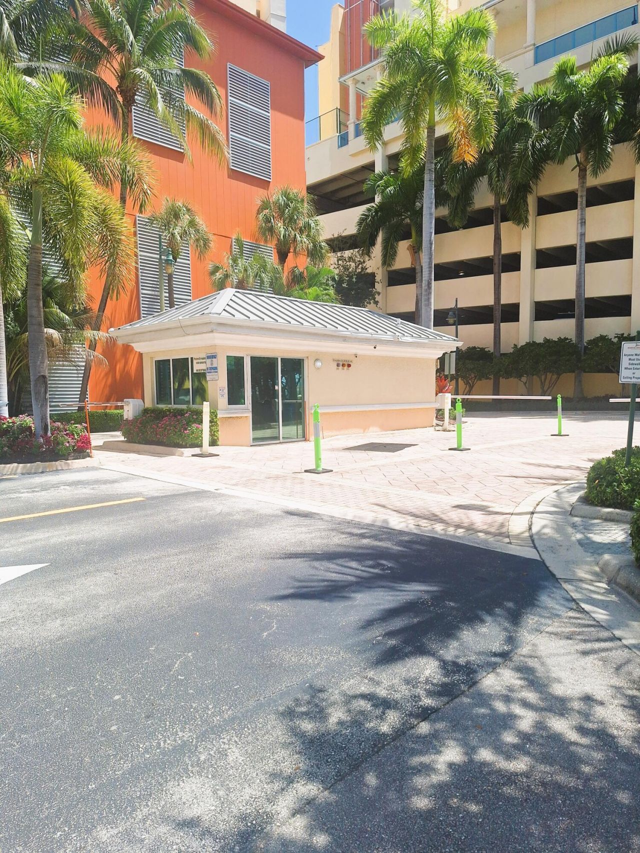 2650 Lake Shore Drive, Unit 1705, Riviera Beach, FL 33404 Photo
