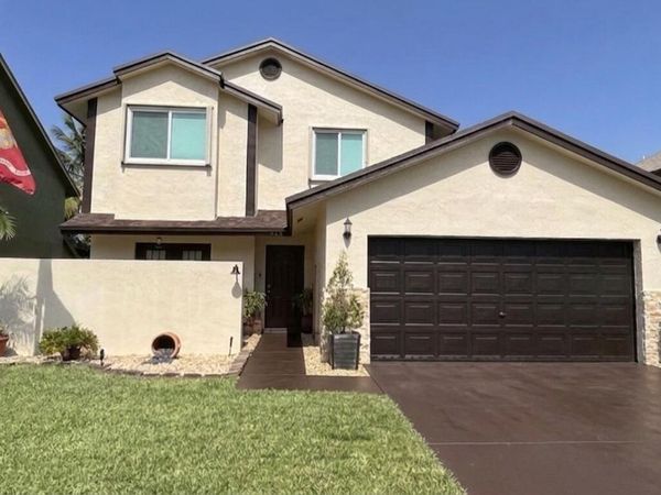 940 SW 96TH Avenue, Pembroke Pines, FL 33025