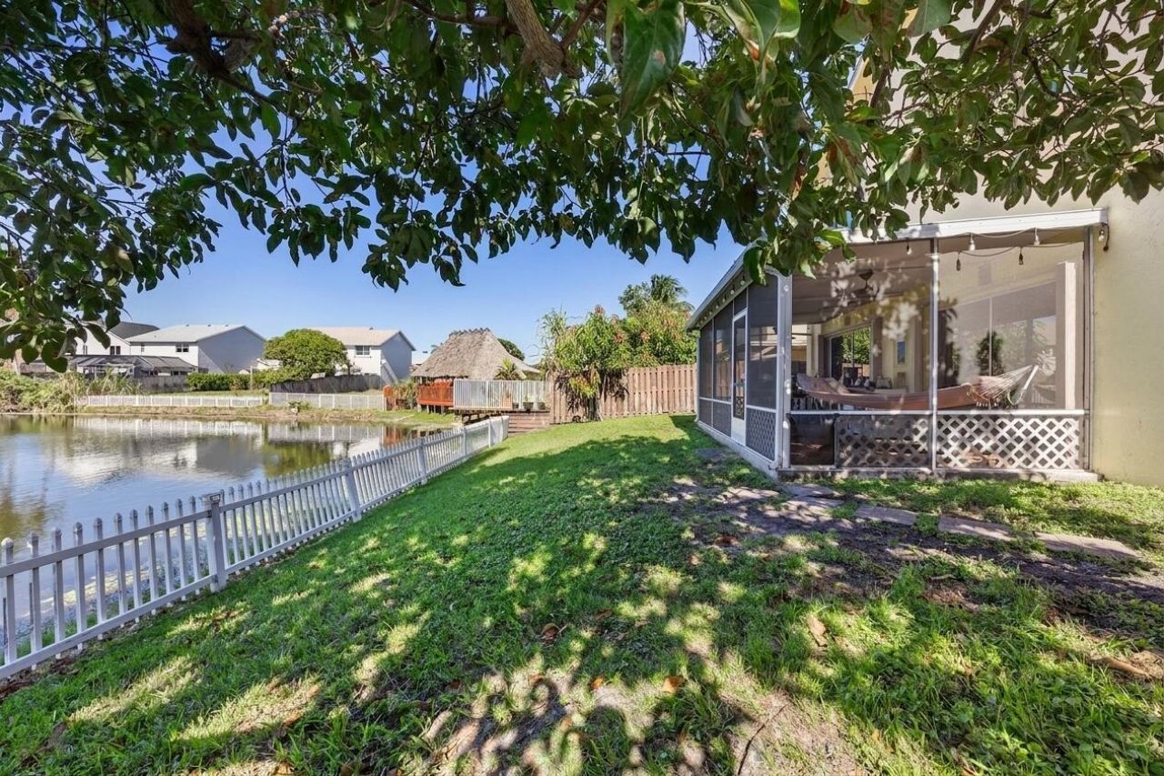 940 SW 96th Avenue, Pembroke Pines, FL 33025 Photo