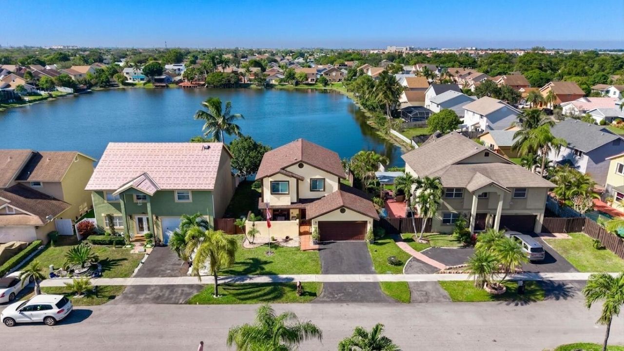 940 SW 96th Avenue, Pembroke Pines, FL 33025 Photo