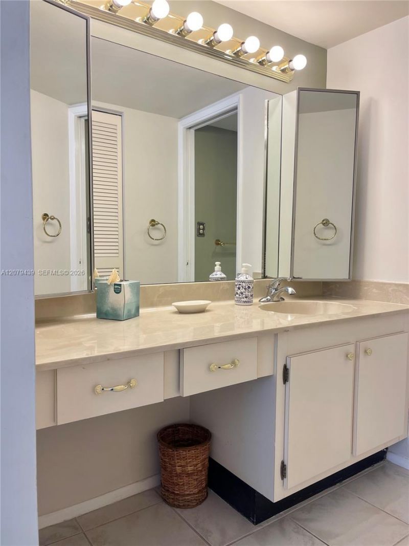 1901 Brickell Ave , Unit B506, Miami, FL 33129 Photo
