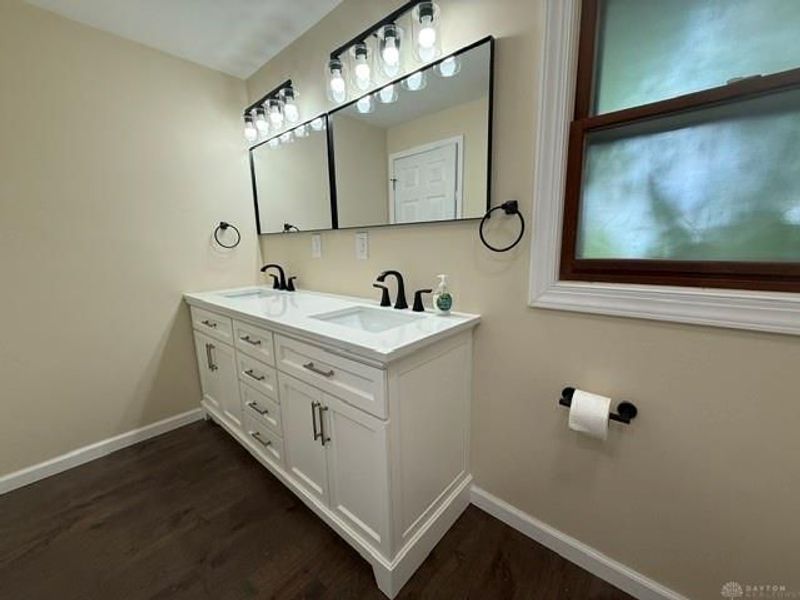 1086 Grange Hall Road, Beavercreek, OH 45430 Photo 12