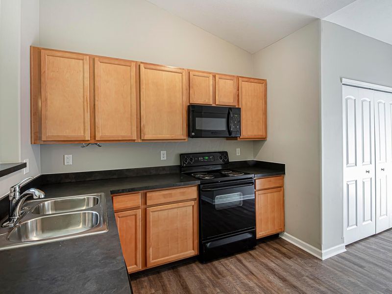 6175 Broad Stripes Avenue, Unit 224, Galloway, OH 43119 Photo 10
