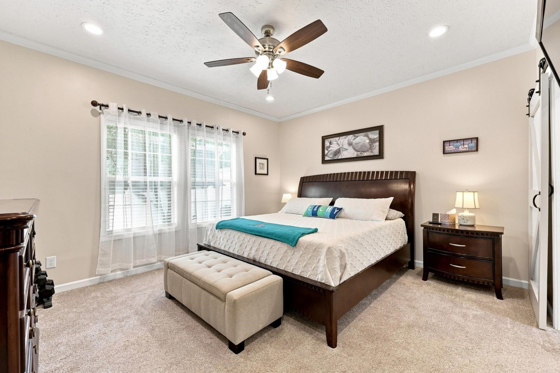 2420 Hilburn St.  Photo 4
