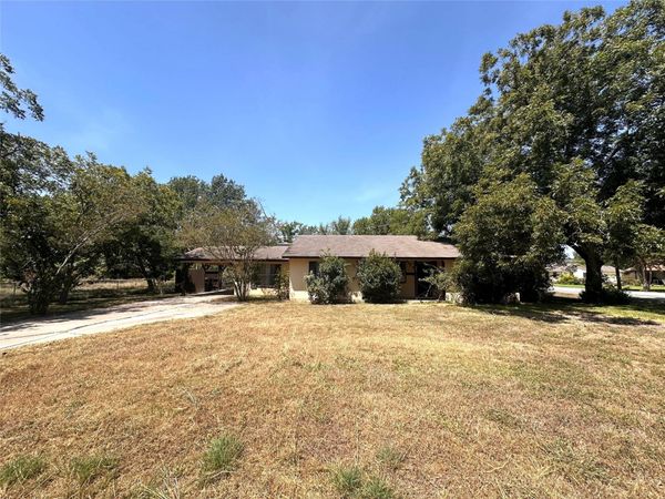 400 Sunbonnet DR , Buda, TX 78610