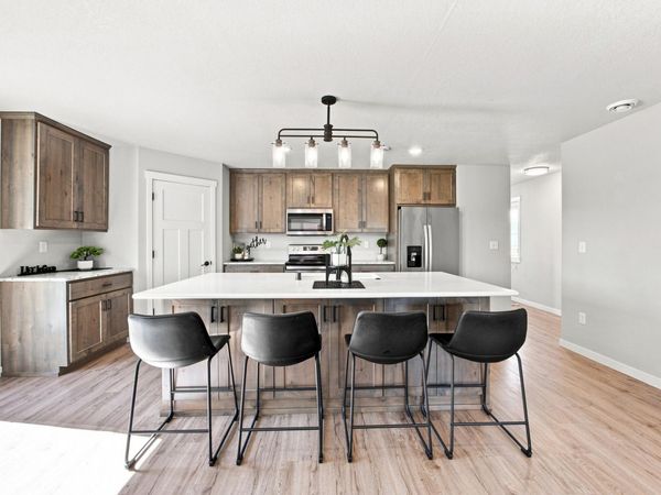 1102 LILAC Lane, Moorhead, MN 56560