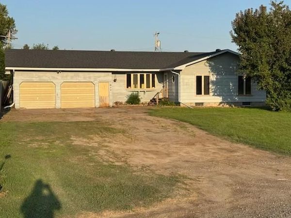 608 Pacific Avenue, Thompson, ND 58278