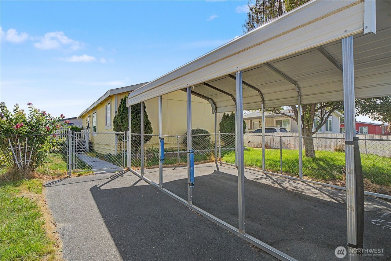 3211 W Wapato Drive, Unit 56, Moses Lake, WA 98837 Main Photo