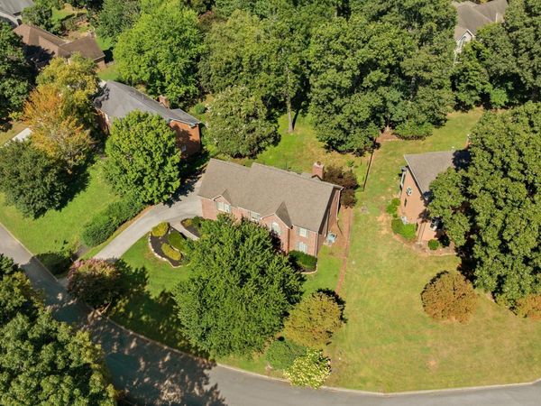724 Summit Lake Court, Knoxville, TN 37922