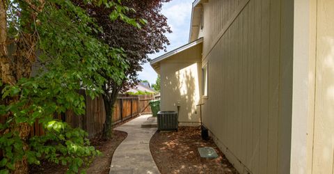 1381 Brooke Way, Gardnerville, NV 89410 Photo