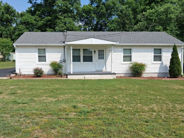 1923 Woodmont Dr , Columbia, TN 38401