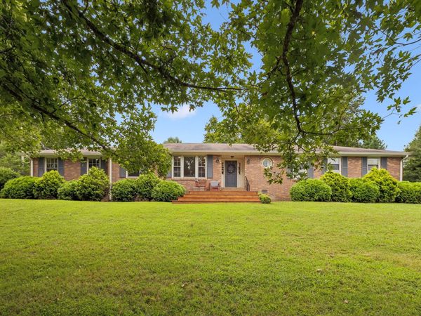 2056 Dade Cir , Dickson, TN 37055