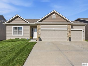 11408 S 173 Avenue, Gretna, NE 68028