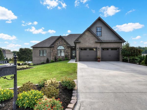 2011 Carson Way, Piney Flats, TN 37686