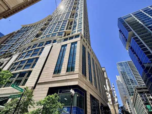 130 N Garland Court , Unit 2110, Chicago, IL 60602