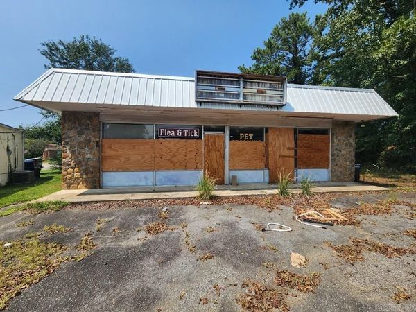 906 John Harden Drive, Jacksonville, AR 72076