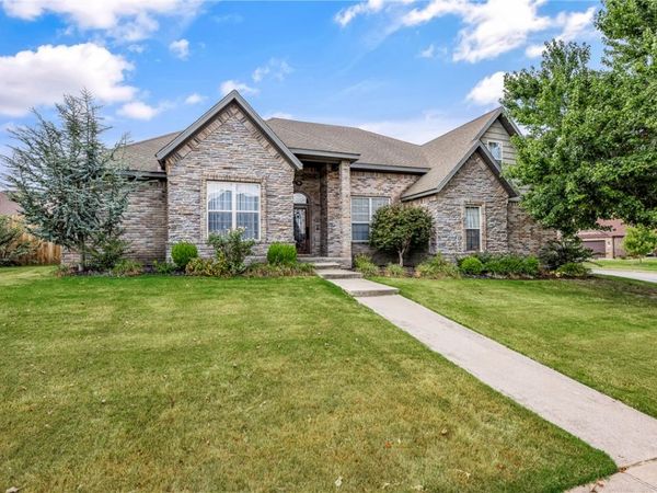 775 Douglas Street , Pea Ridge, AR 72751